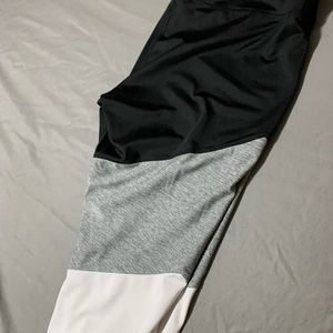 Capri length work out leggings